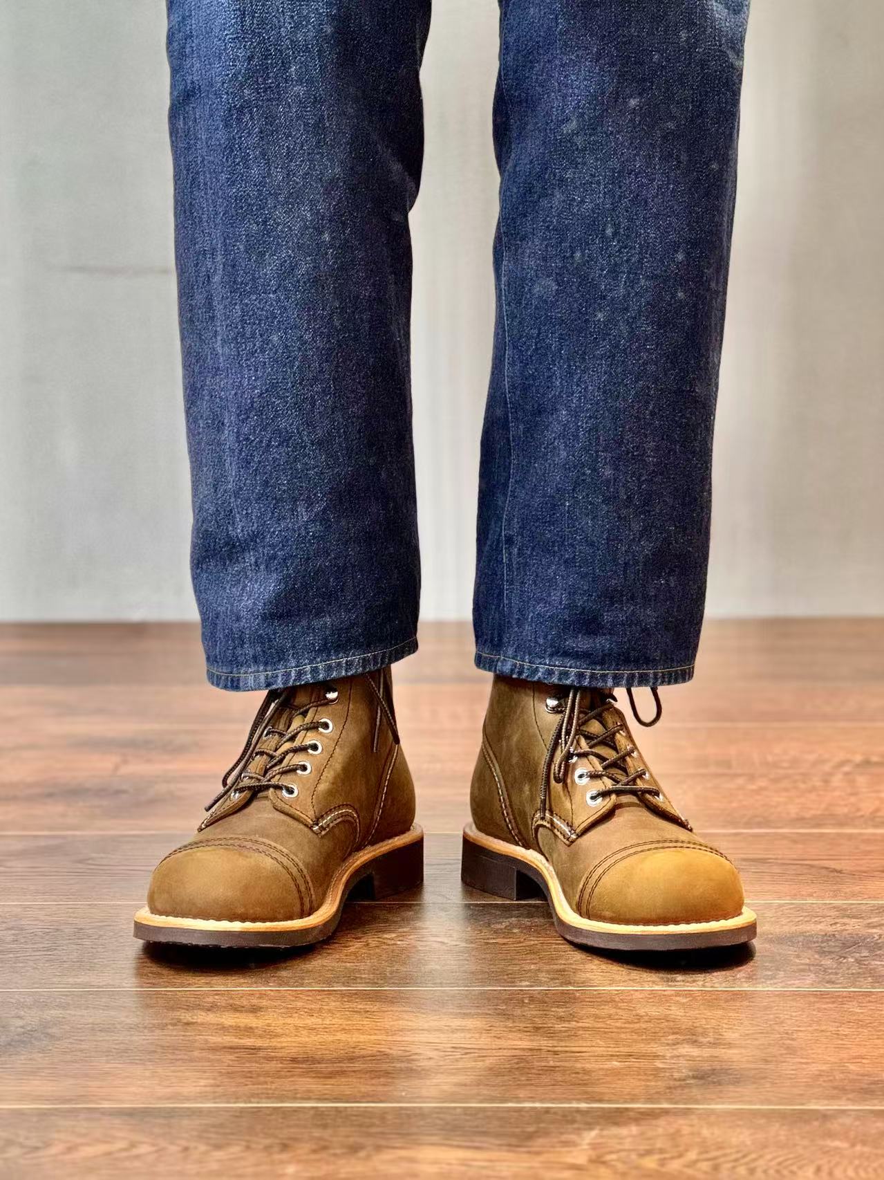 Leatherwork Boots - أحذية رجالية جلد طبيعي بتصميم ريترو
