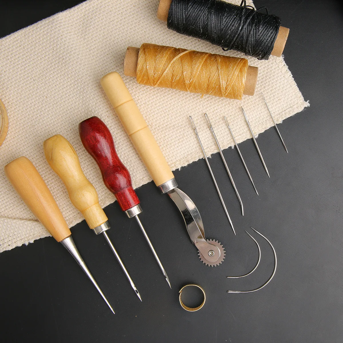 14 قطعة مجموعة الخياطة الجلدية - مراجعة Leatherwork Kit وسعره